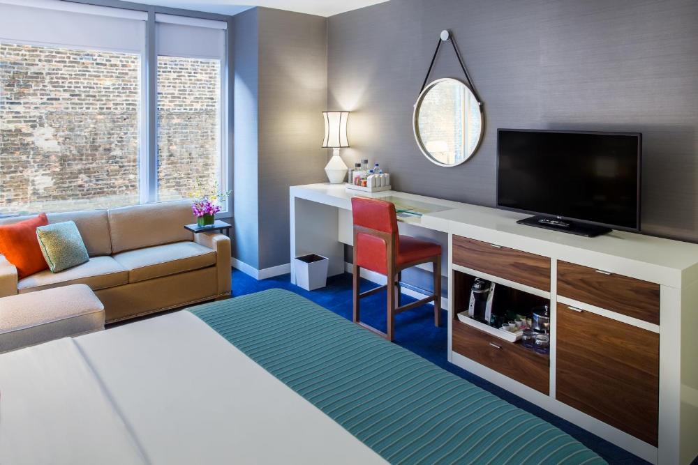 Deluxe King City View Room